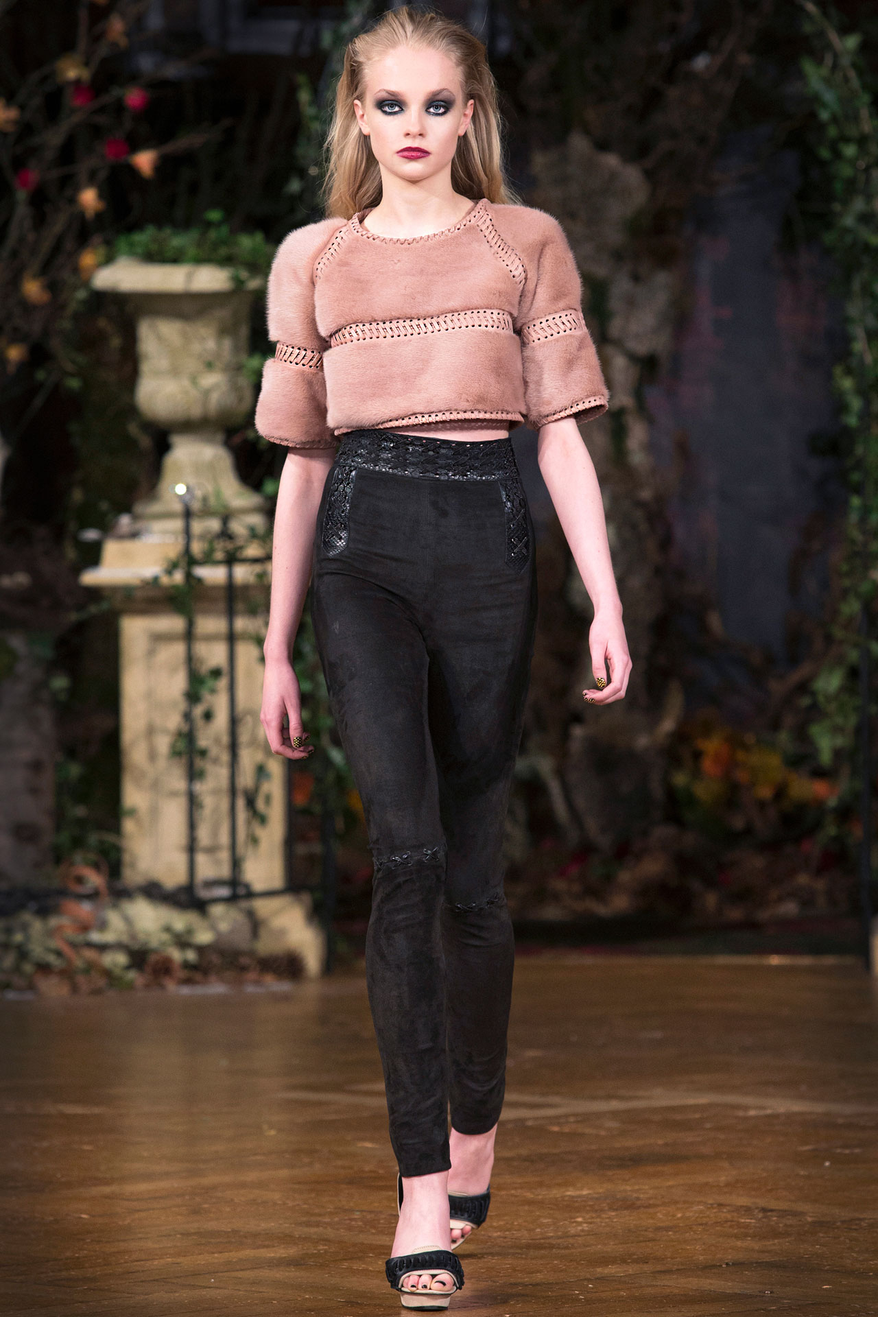 AW16  LOOK 5