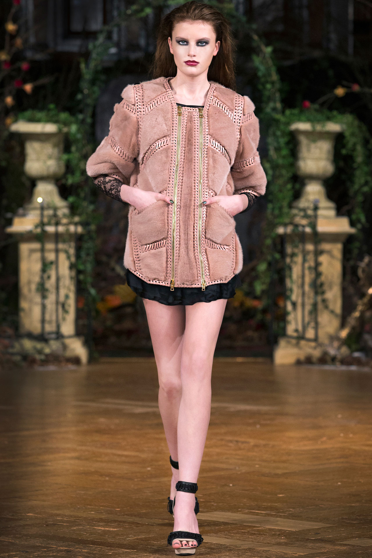 AW16  LOOK 22