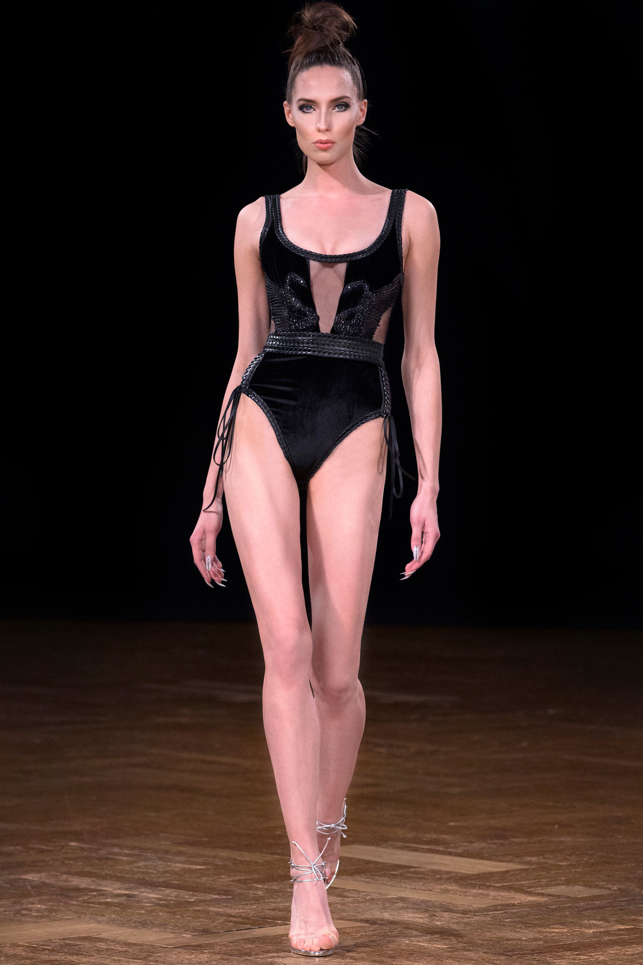 AW18 LOOK 2